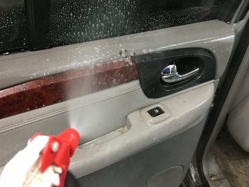 Kako ukloniti buđ iz vozila